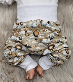 Handmade Hose gr. 62 mit niedlichen Tieren