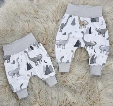 Preview: Handmade Pumphose mit Dinos gr. 56 bis 80