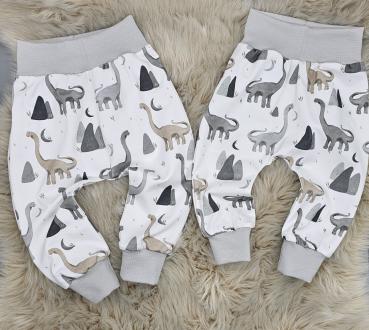 Preview: Handmade Pumphose mit Dinos gr. 56 bis 80
