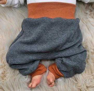 Handmade Pulli, Hose und Mütze gr.56 Safari Tiere